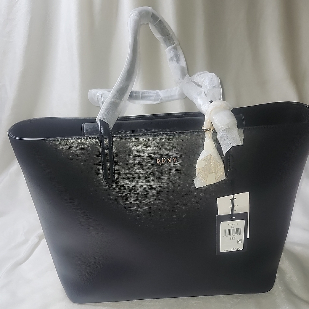 DKNY Classic Black Tote Bag - Picture 9 of 9